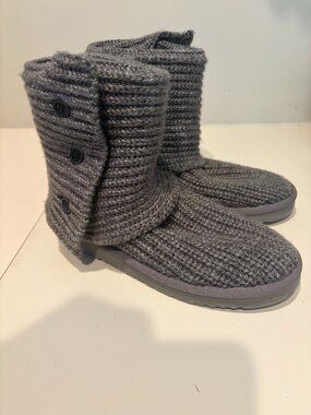 UGG WOMEN'S *CARDY* GRAY KNIT BOOTS 3-BUTTON TALL WINTER BOOTS #5819 US Size 6